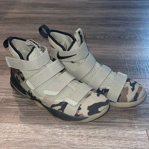Nike Lebron Zoom Soldier 11 Camo